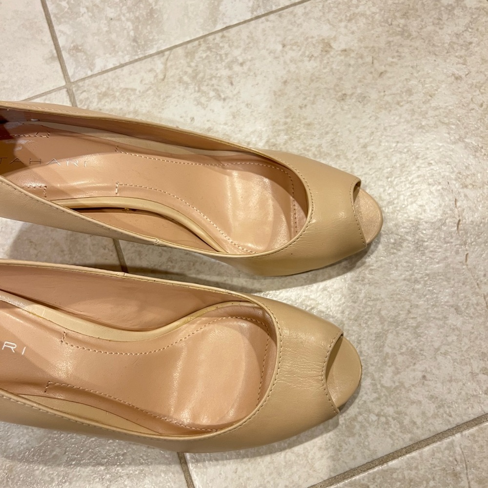 Tahari Heels - Picture 3 of 5